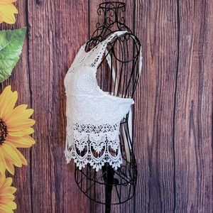Solemio Lace Crop Top